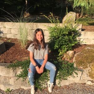 Meet your Posher, Izze